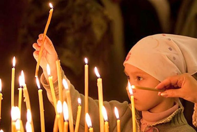 Как ставить свечи в церкви : за здравие, за себя, родных, близких, недругов