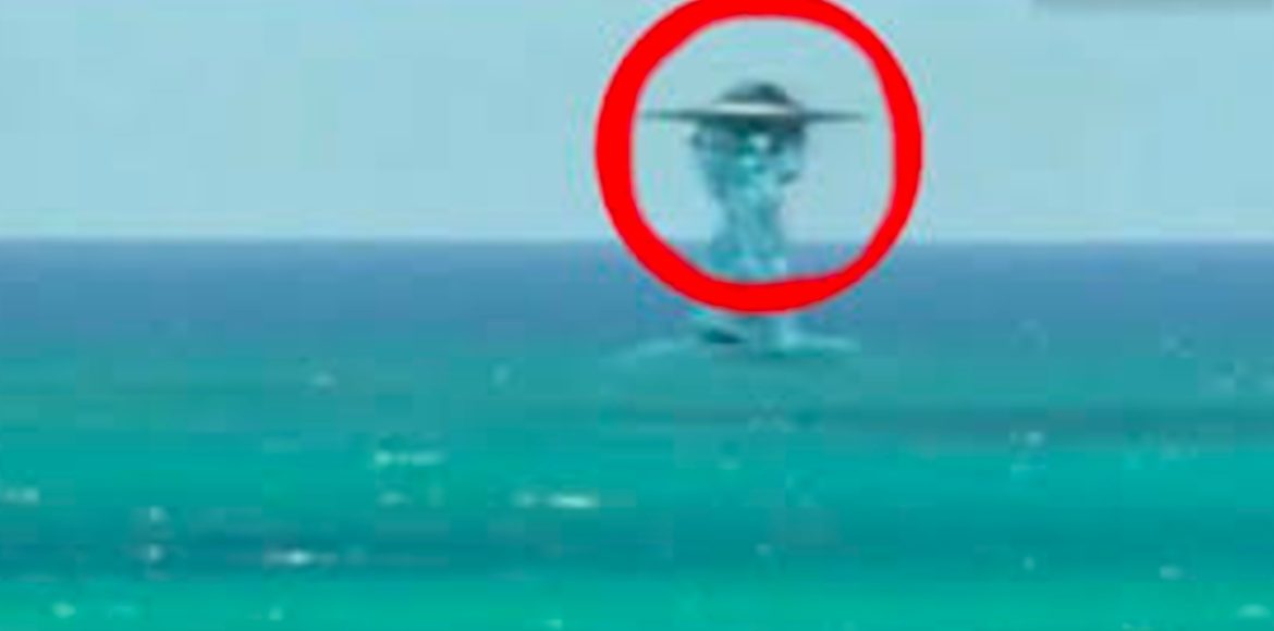 НЛО ныряет под воду: документальная СЪЕМКА ВОЕННЫХ
